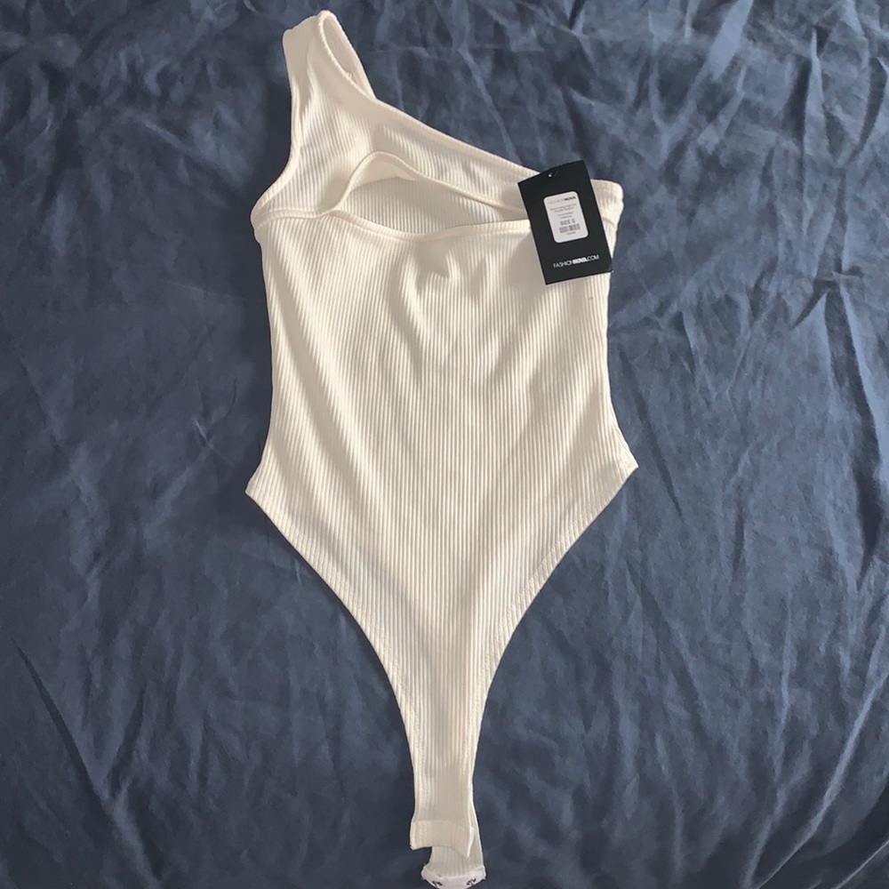 Bodysuit off shoulder